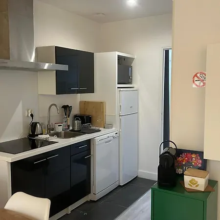 Poppy-ideally Located, Next Station,gd Palais&city